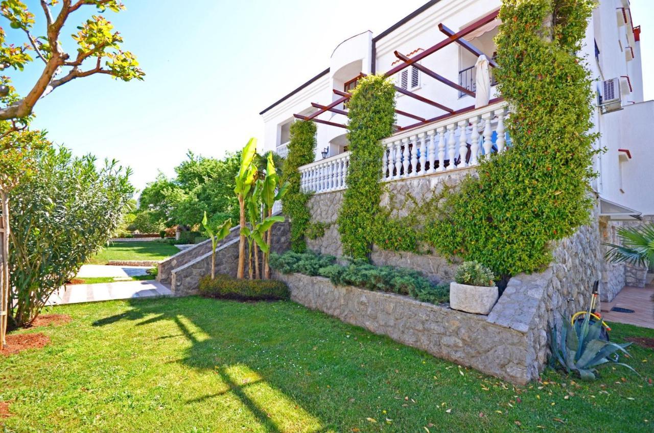 Apartments Sinisa Malinska Exterior foto
